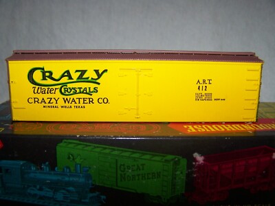 MDC HO 36' Billboard Reefer Crazy Water Crystals(kit)