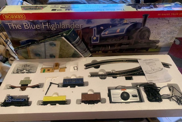 the blue highlander hornby train set