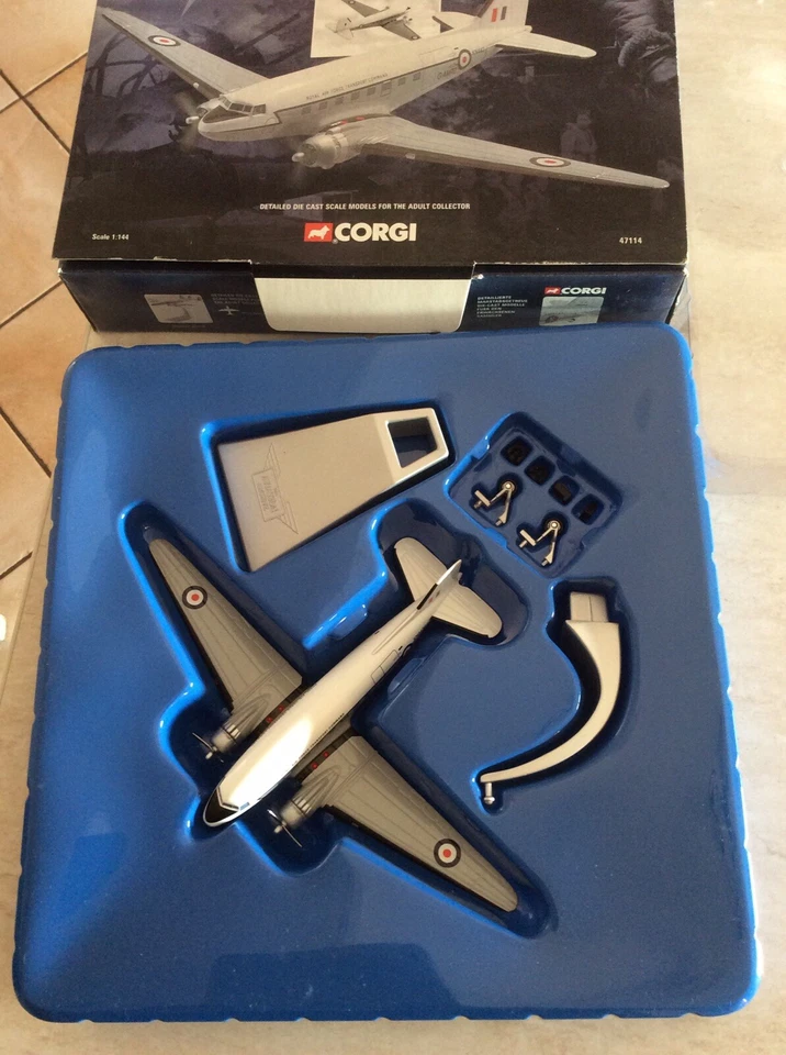 Aereo Corgi Jetliners Douglas C-47 B Dakota IV Raf 2000 Limited Edition 1:144 - Immagine 3 di 3