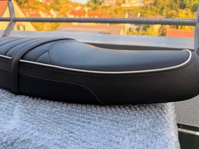 Triumph Bonneville T120 2016-20 OEM Sitzbank, T2305764, schwartz