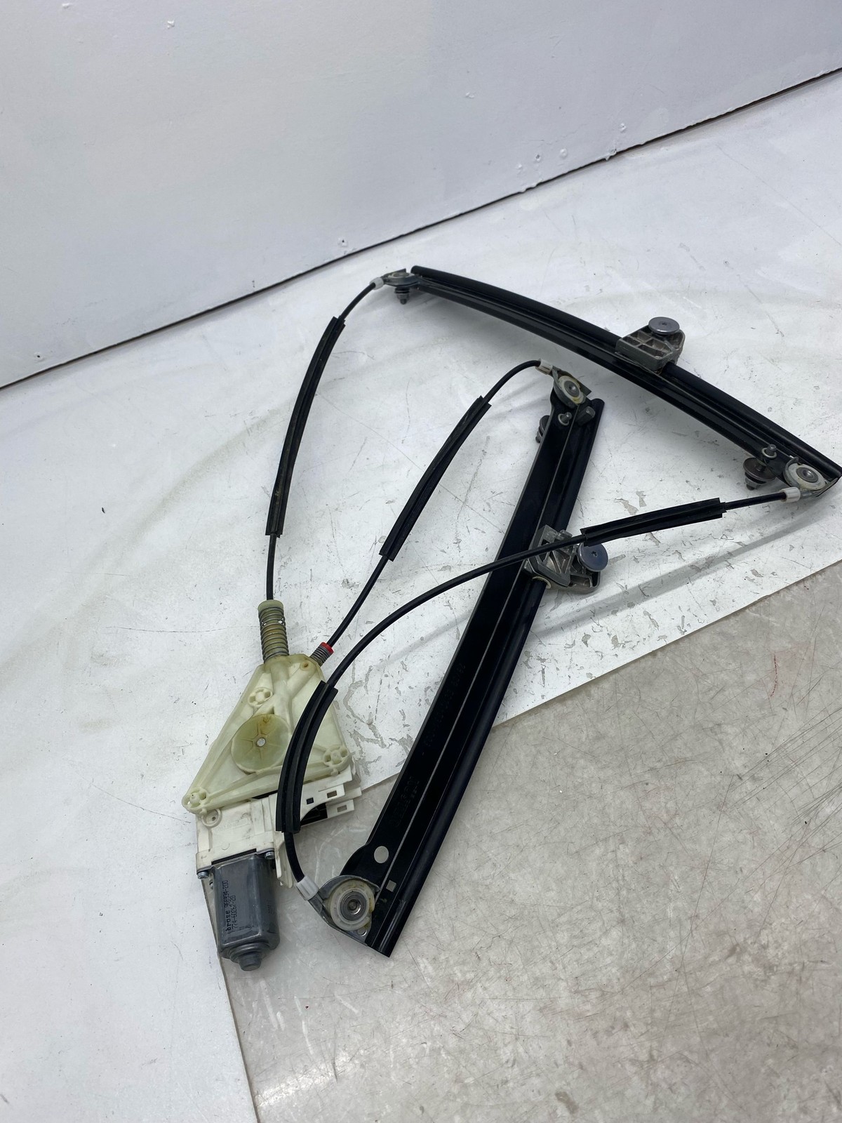 2010-2020 BENTLEY MULSANNE OEM FRONT LEFT DOOR WINDOW REGULATOR RAILS W/ MOTOR