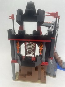 LEGO Castle 8802 Dark Fortress Landing 98% Complete w/cas273 Minifigure 2005