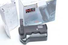 Meike Vertical Battery Grip for Nikon D3100/D3200/D3300/D5300