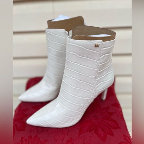 Michael Kors cream crocodile pattern ankle booties, pointy nose, zipper, 8.5