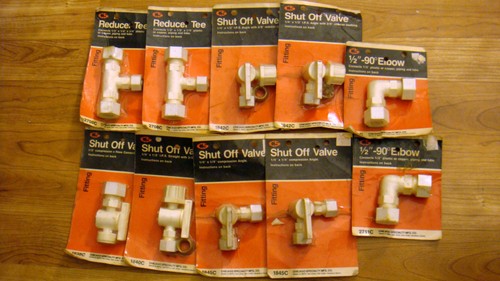 Plumbers Plumbing Lot of 10 PVC Shut Off Valves Reducers Tees Elbows 1/2 1/4