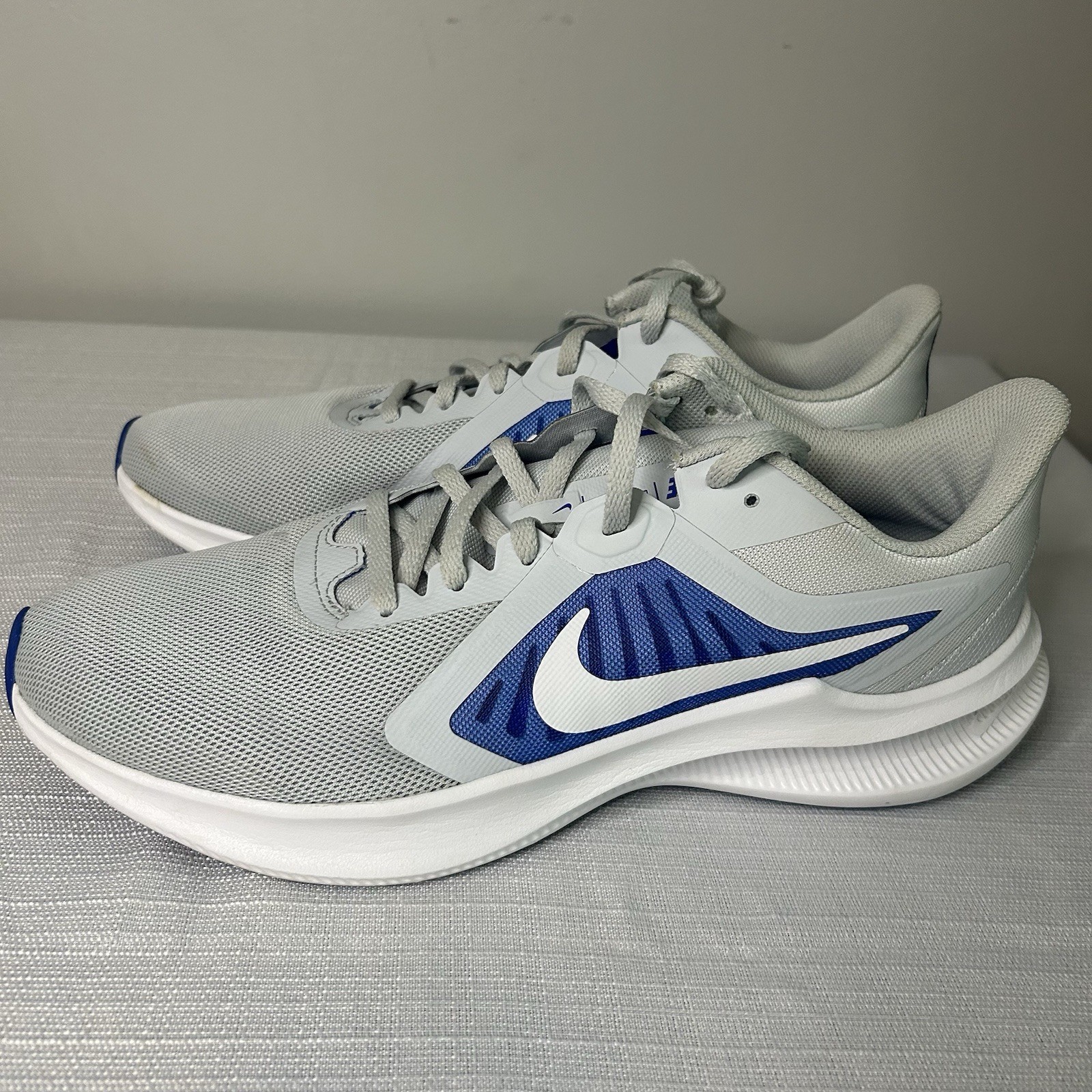 Nike Downshifter Mens Shoe SZ  11 EUR 45  UK 10 C19981-001 White Blue EUC thumbnail 4