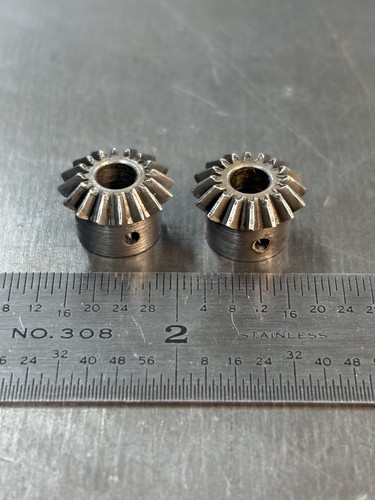 BOSTON GEAR MITER GEAR SET 32 PITCH 16 TEETH 3/16” BORE L97 WITH A 1:1 RATIO