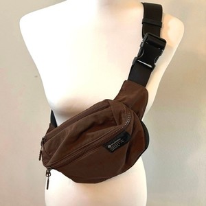lululemon belt bag java lemon bunny Curated Bundle: Align Short & Everywhere B Lululemon athletica | Clean Lines