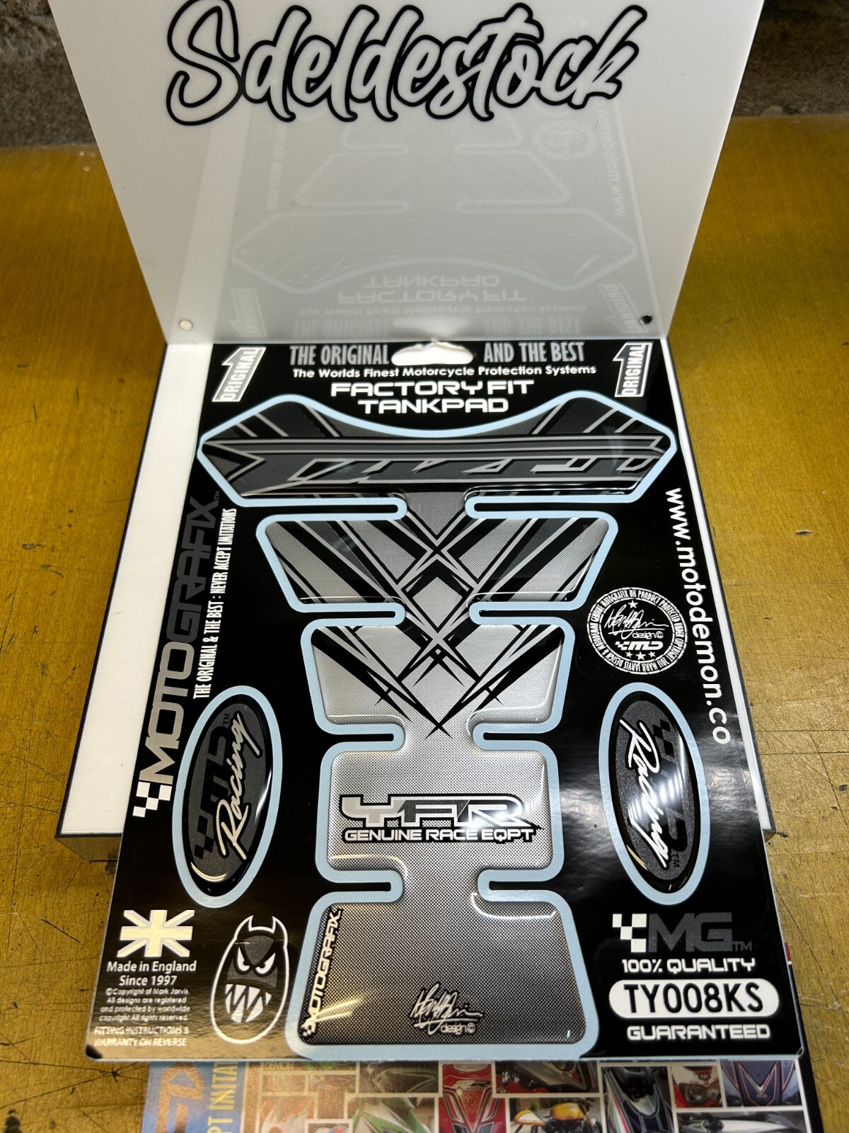 Autocollant réservoir moto Motografix pour Yamaha Fazer FZS600 et FZS1000 protection 3D