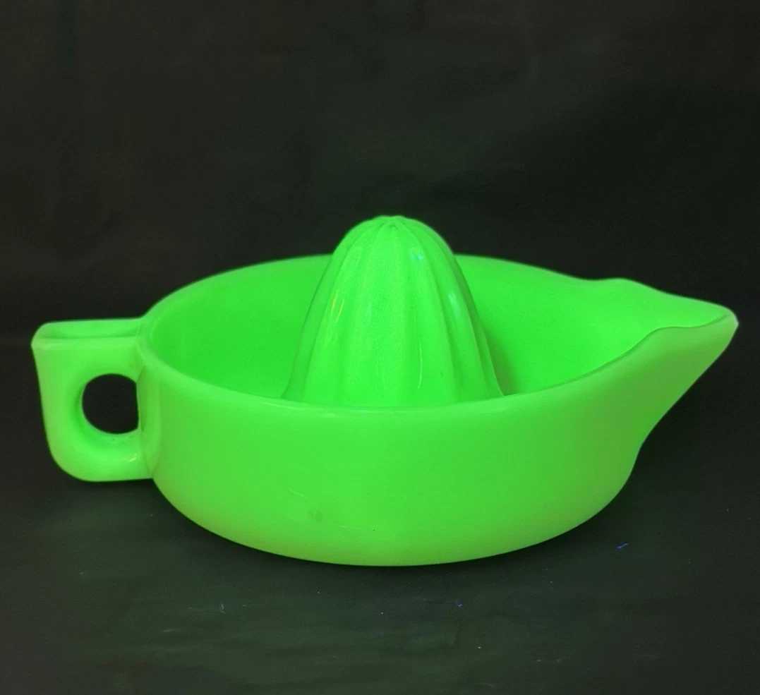 MCKEE URANIUM JADEITE GLASS "SUNKIST" CITRUS REAMER/JUICER