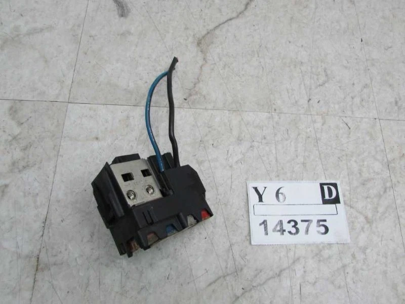 Bloque de fusibles del motor delantero Toyota Sienna 1998-2003 enlace fusible OEM 8262045010 Foto 4 de 4