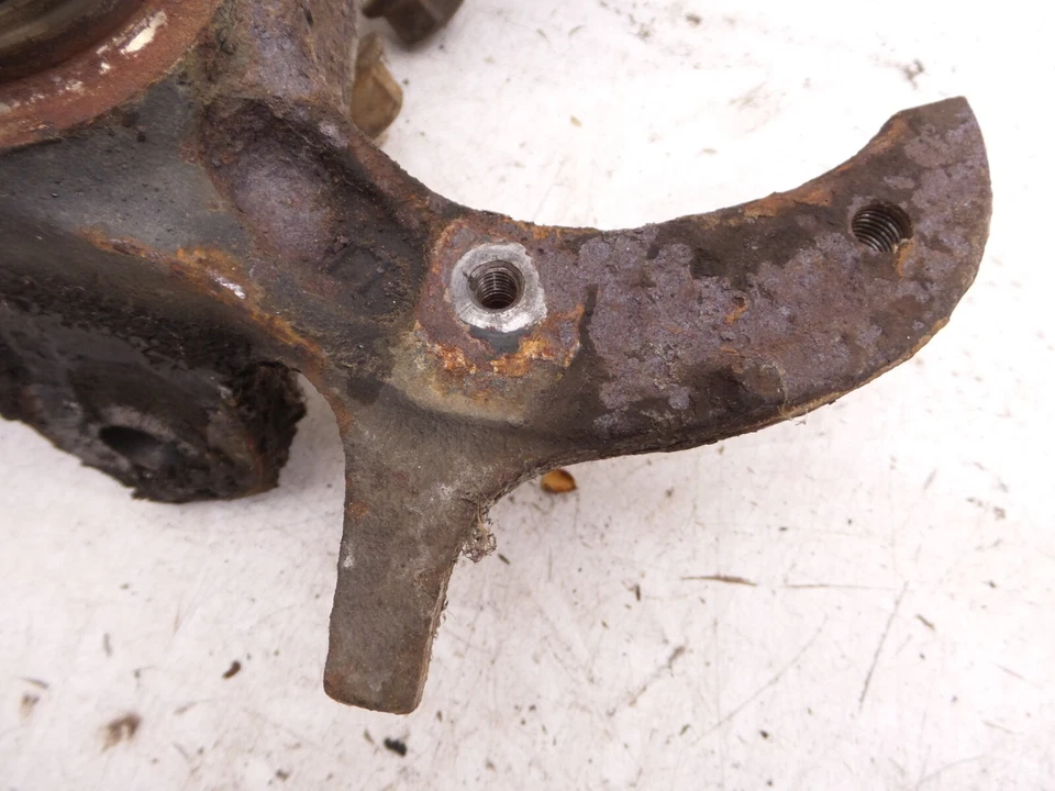 82-92 Camaro Firebird Husillos Delanteros Nudillos Conductor y Pasajero Original GM Foto 3 de 4