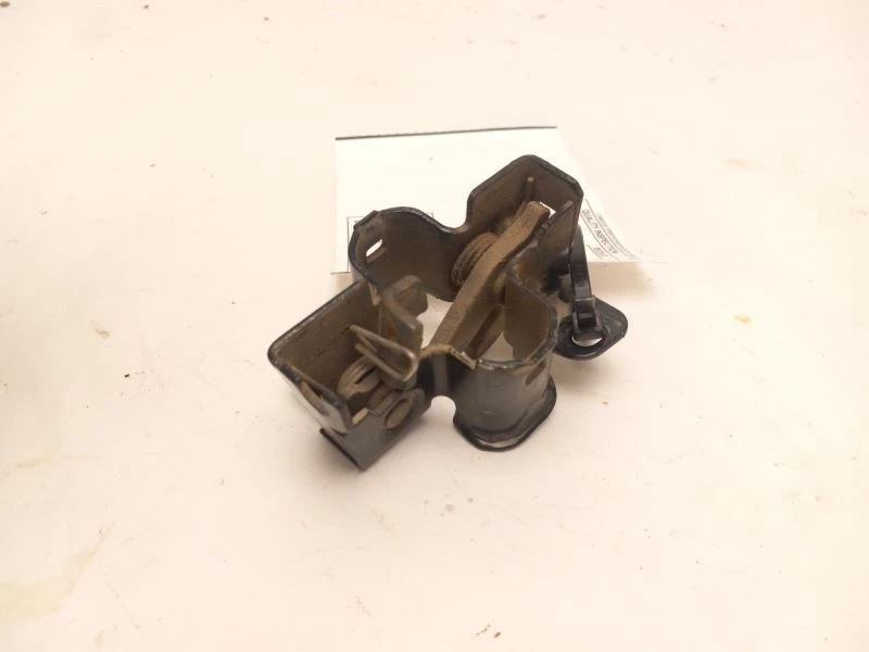 PESTILLO CAPÓ MERCEDES-BENZ E320 2004 Foto 3 de 4