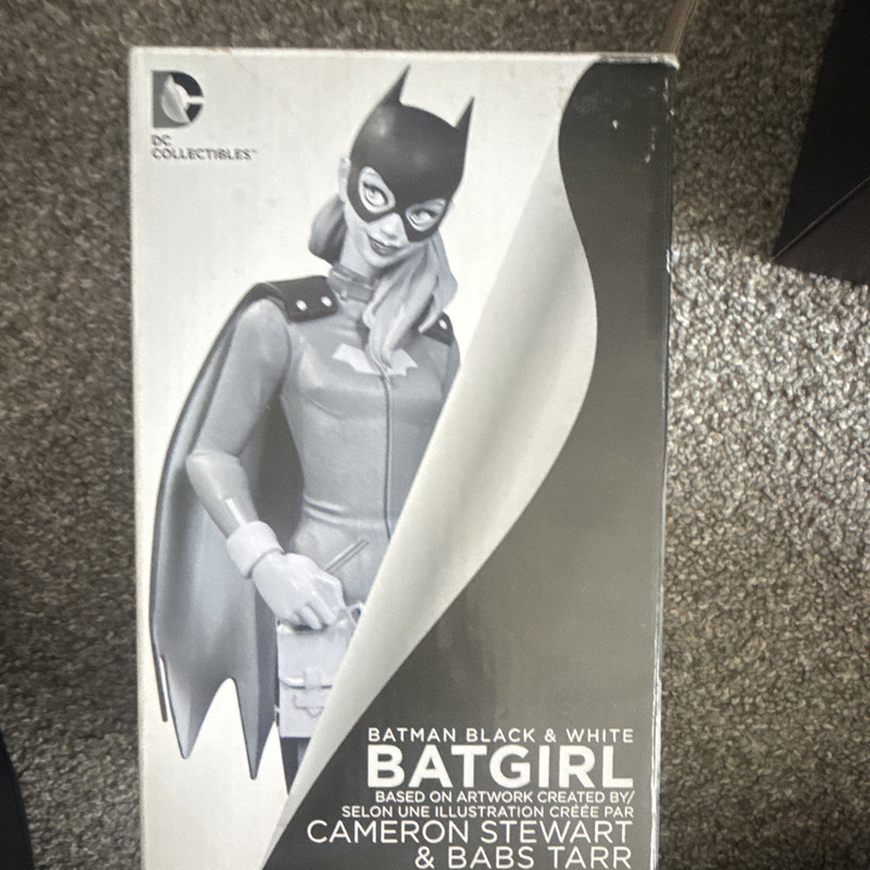 DC Collectibles Batman Black & White Batgirl Porcelain Figure LE #0537/5200