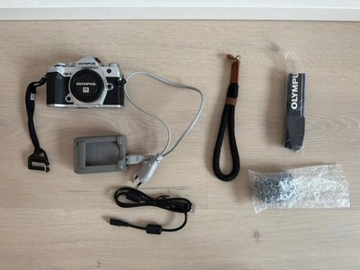 Olympus OM-D E-M5 Mark III, silber, sehr guter Zustand, wenig genutzt