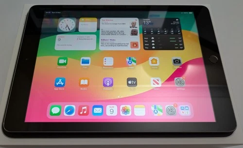 Apple iPad (6th Generation) - 32GB, WiFi, iPadOS v17 - Fully working