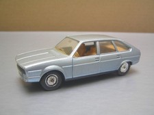 Solido #30 Renault 30 TS made in France 1/43 parts car in clean condition