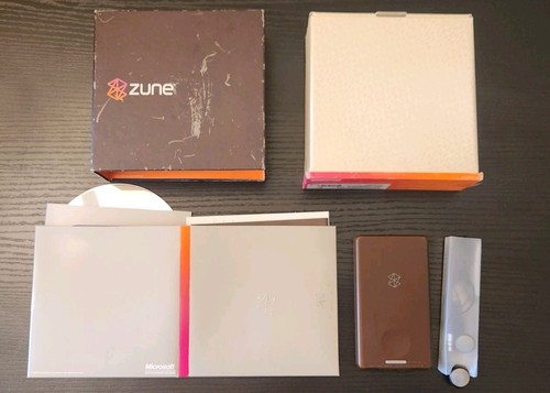 Microsoft Zune Original 30GB A1091 MP3 Player Tested Complete Working Box - Picture 3 of 17