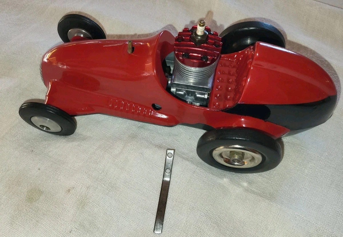 RARE VINTAGE McCoy "The Real McCoy" Tether Car NOS + McCoy .19 Engine NEU - Mint