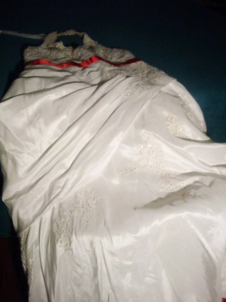 Красное и белое свадебное платье от David's Bridal - Изображение 2 из 2