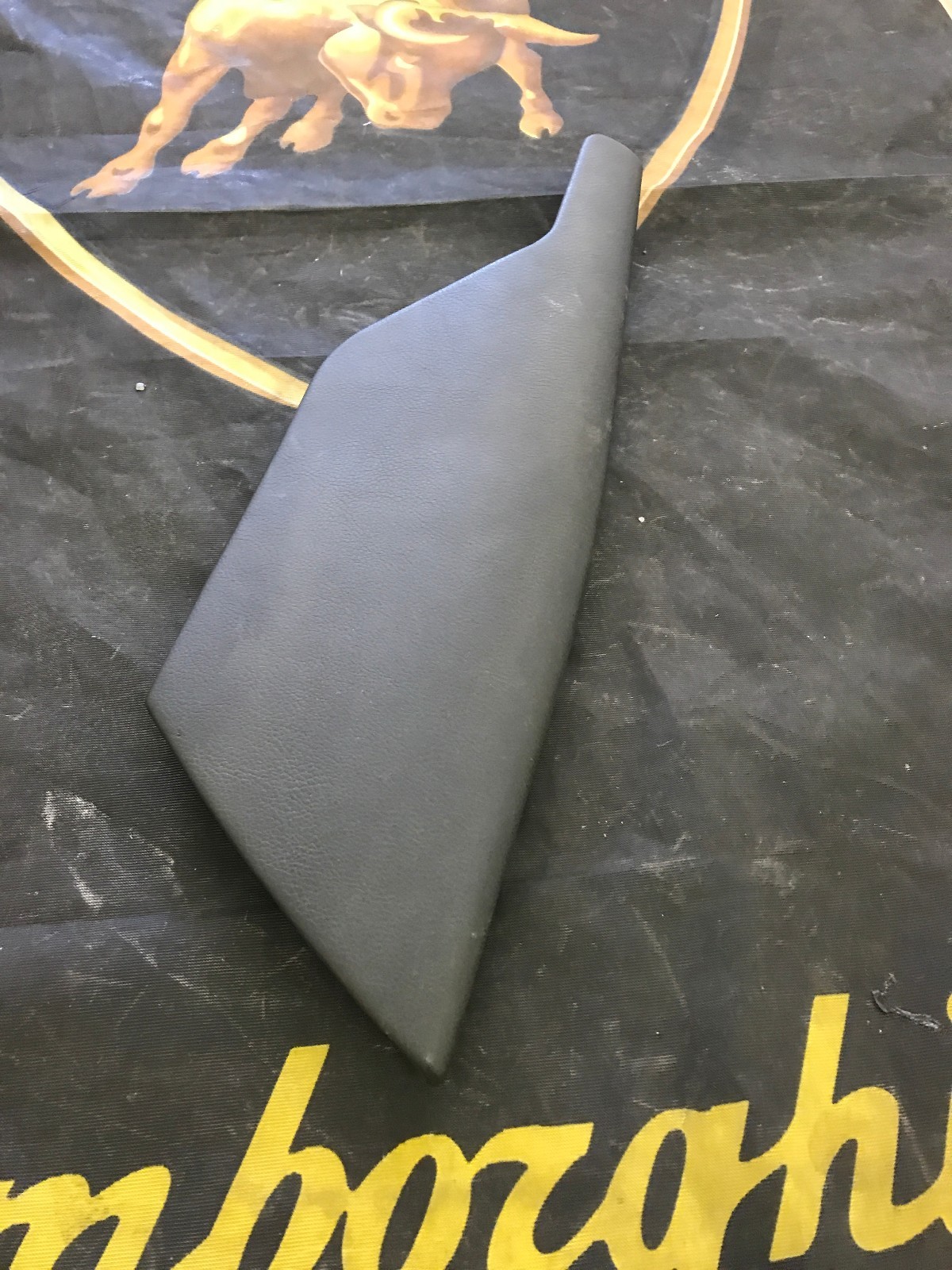 LAMBORGHINI GALLARDO INTERIOR PASSENGER RIGHT SIDE TUNNEL COVER OEM 400864552B
