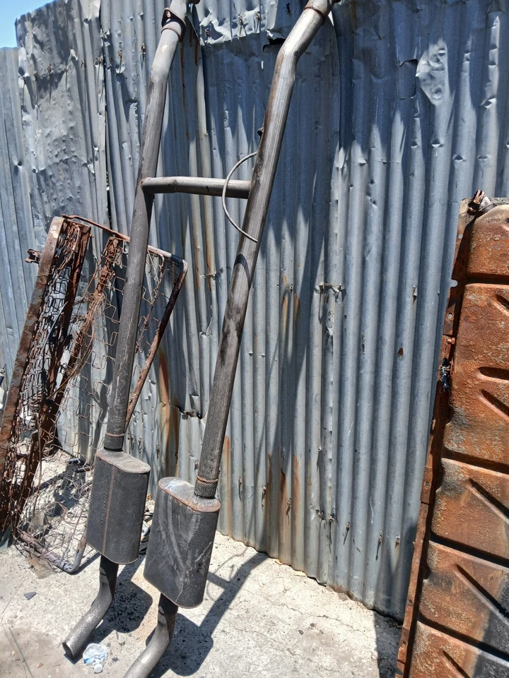 66 f-100 Ford usado sistema de escape tubos con flowmaster silenciadores daños por incendio Foto 3 de 4