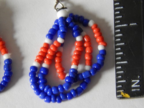 ORECCHINI PERLINE FATTI A MANO GOCCIA DA APPENDERE 3 CERCHI BOHO GIOIELLI CHICAGO CUBS COLORI - Foto 5 di 5