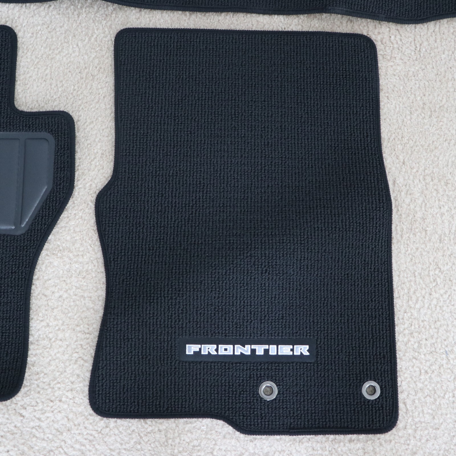 Nissan Frontier King Cab Genuine OEM Black Carpet Floor Mats Set T99E2