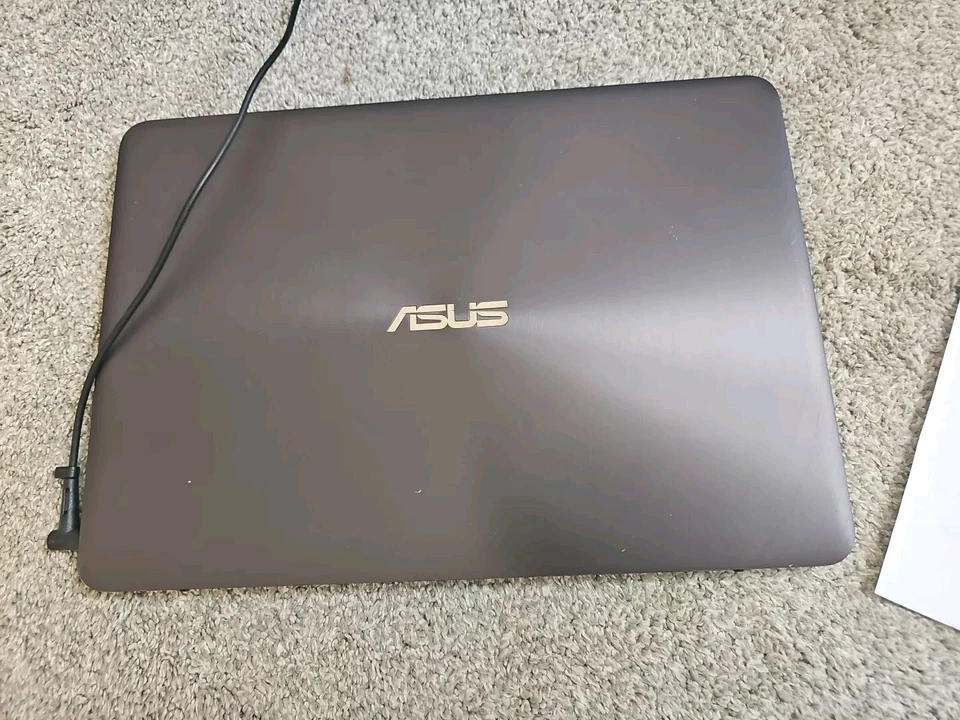 ASUS Zenbook UX305F- Core M3-6Y30 0.9GHz - 8GB DDR4 - 128GB SSD - Image 3 of 4