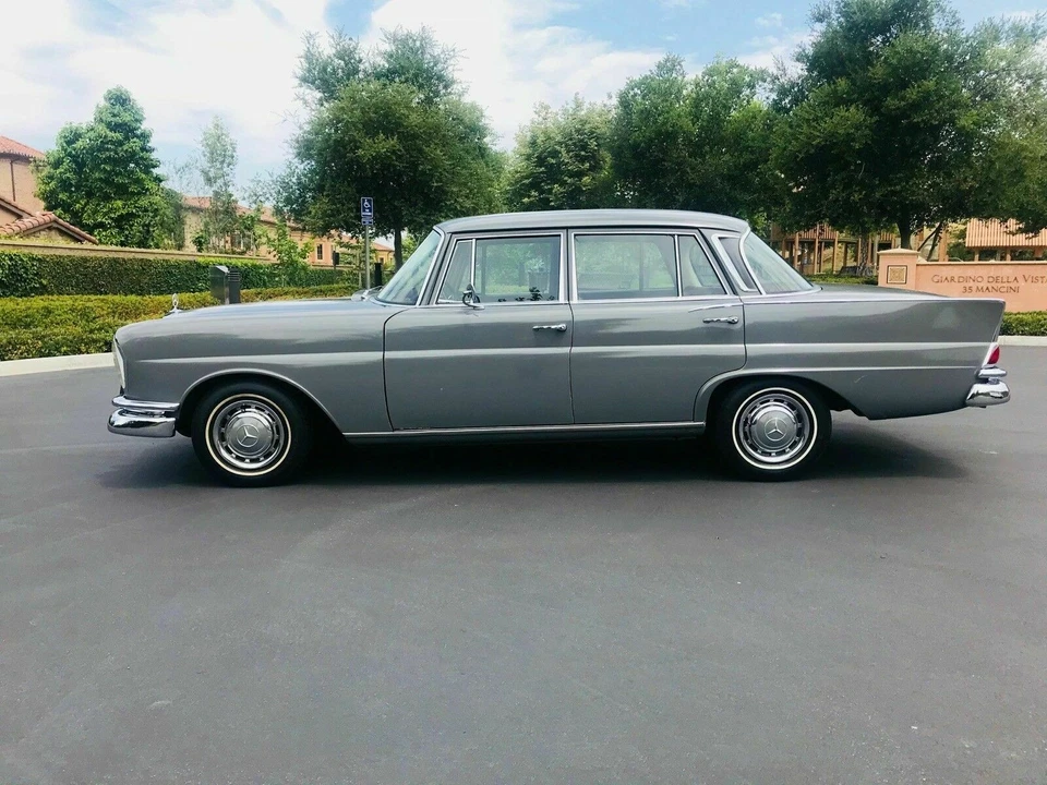 1967 Mercedes Heckflosse W111 230S Automatik Sammlerzusta 118000 Milles - Bild 2 von 4