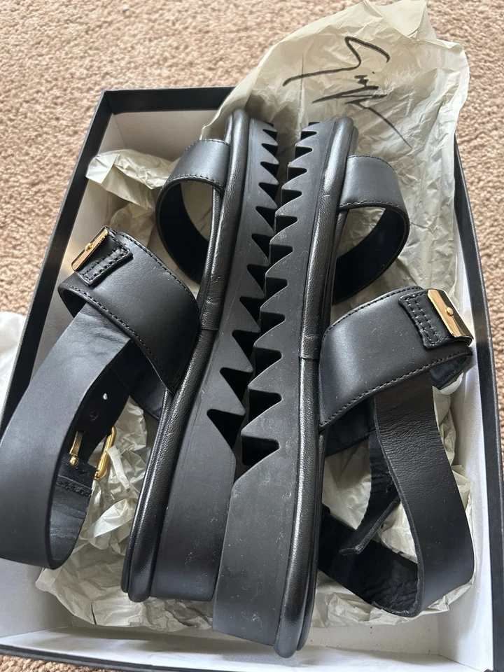 Juego de sandalias y tacones para mujer Giuseppe Zanotti talla 39 Foto 2 de 4