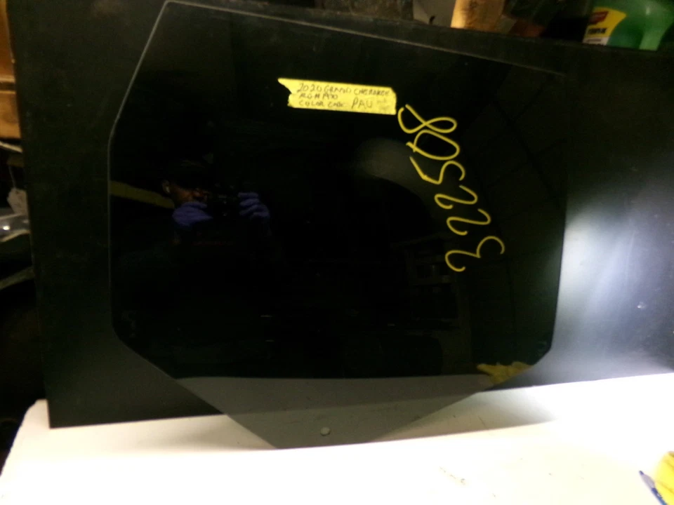 Mopar Rear Right Door Window Glass 43R-000265 2011-2020 Jeep Grand Cherokee - Image 3 of 4