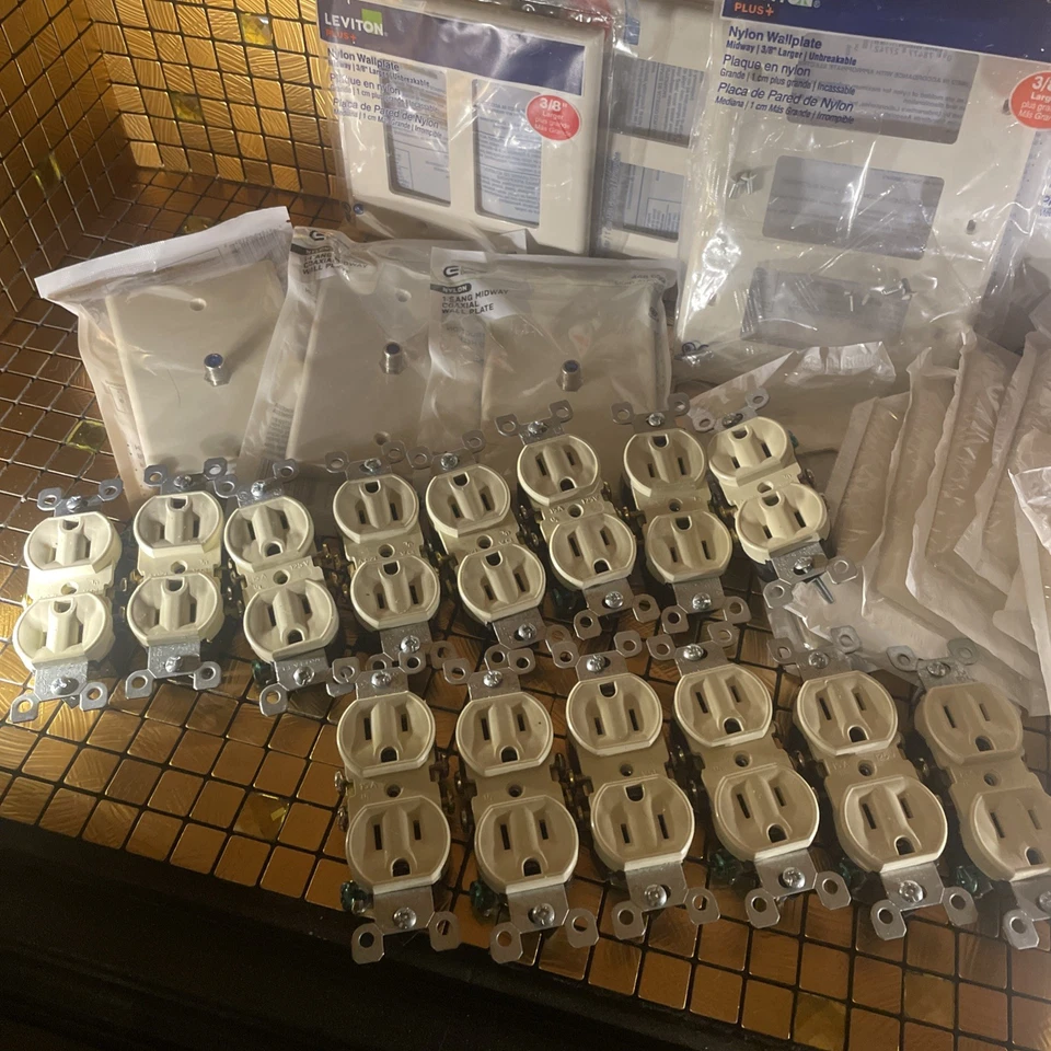 Lote de 42 tomas de corriente Leviton, placas de pared/placas de pared coaxiales a granel mejoras para el hogar Foto 2 de 4