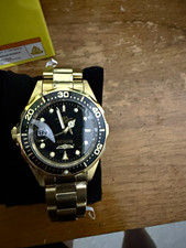 Invicta 8938 Men s Diver 200m Gold SS Bracele...