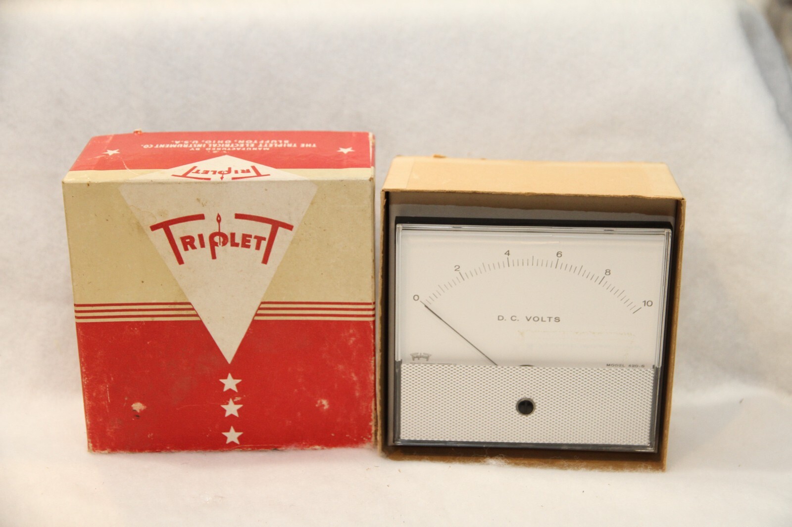 Vintage Triplett Model 420-G DC Volts 0-10 - See photos - appears unused