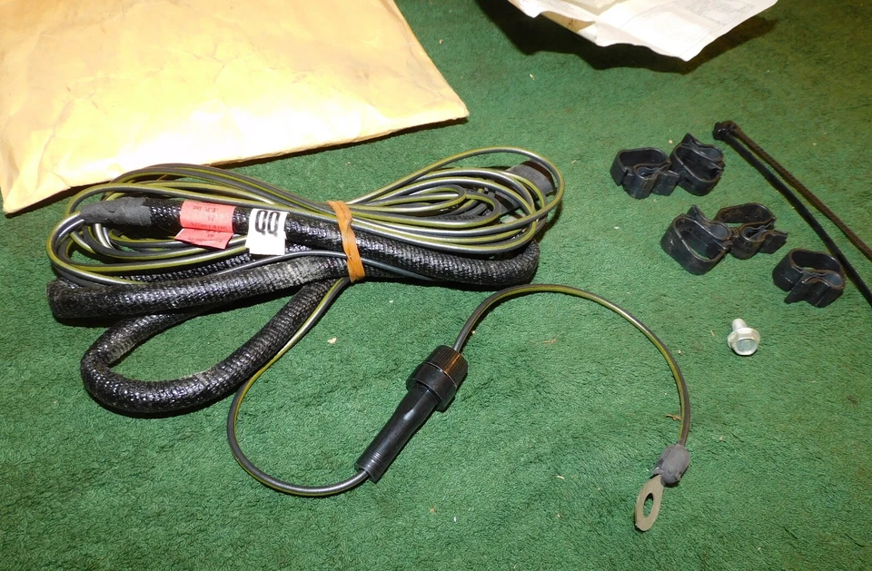 1974-79 Ford F100 F150 F250 F350 Truck NOS PICKUP BOX COVER UTILITY LAMP WIRING - Image 2 of 4