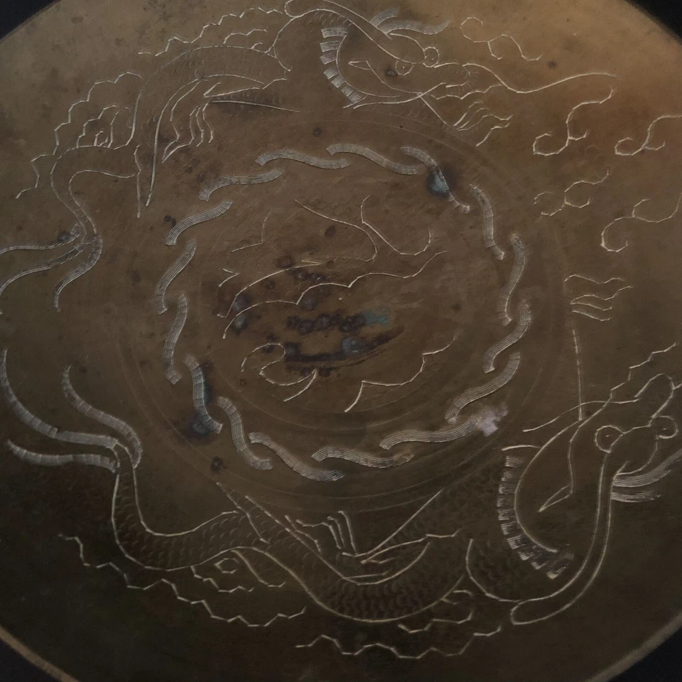 Cuenco templo taoísta vintage de principios del siglo XX latón China grabado a mano 25,5 cm Foto 3 de 4