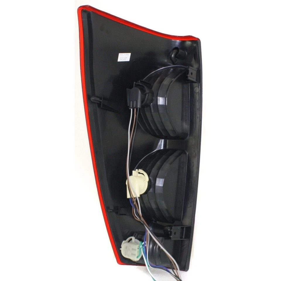 Right Passenger Side Tail Light For 2002-2006 Avalanche 1500 2500 GM2801153 - Image 4 of 4