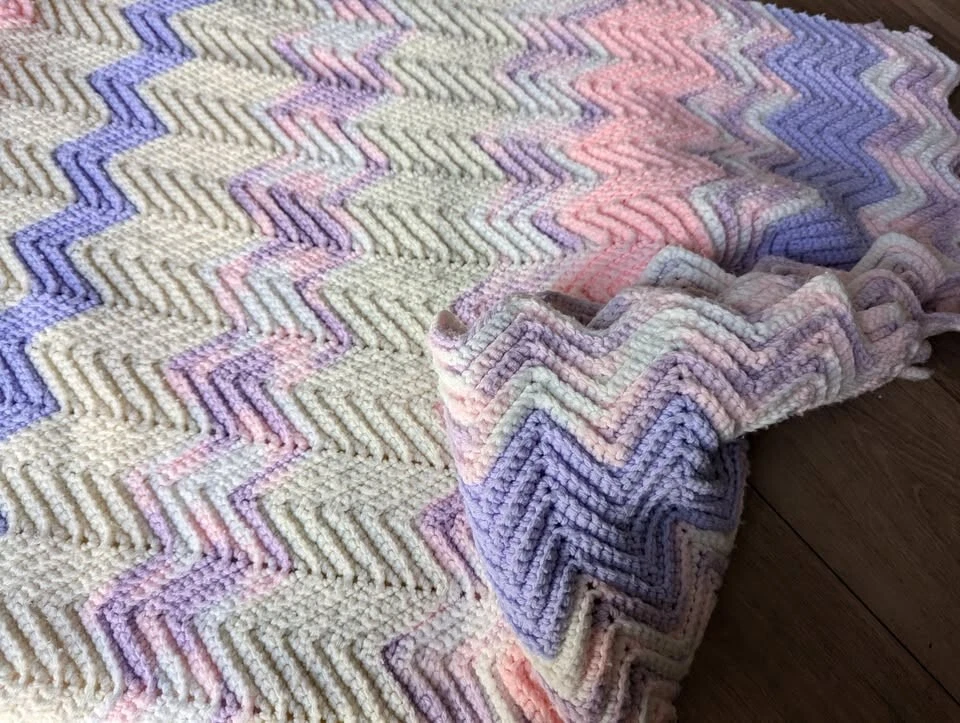 Manta afgana pastel ganchillo hecha a mano - Manta bebé - Nueva / sin usar Foto 2 de 4