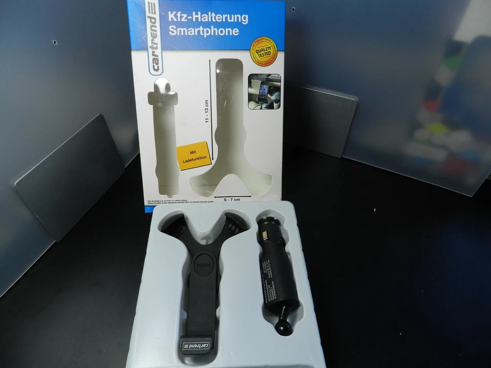 Cartrend KFZ Halterung für Smartphone mit Ladefunktion (80281) - Bild 1 von 1