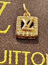 Louis  V  zipper pull  Button square Rhinestones / Gold 9mm 1pc