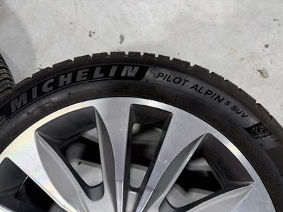 Mercedes-Benz OEM 20'' Rims w/Michelin Pilot Alpin 5 SUV Winter Tires   Excellent