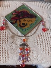 RARE* VTG JOAN BAKER STAINED GLASS SUNCATCHER 4 x 4" RED HAT “SOCIETY” EUC