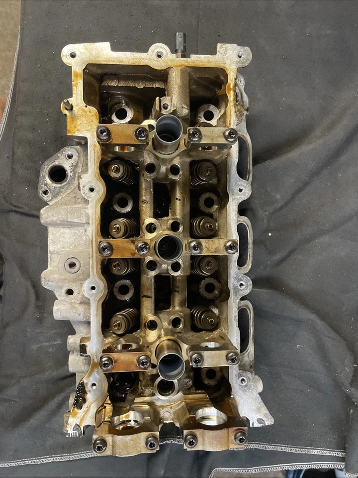 Culata lateral derecha Dodge, Chrysler, Jeep y Ram 3,6 L 04893810AF Foto 2 de 2