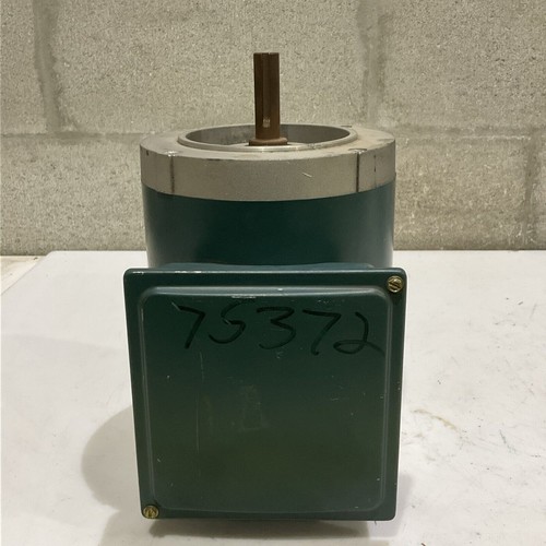 RELIANCE ELECTRIC P56X1337H EM MOTOR TYPE P 3/4 HP 208-230 V 2.2 AMP 60 HZ U4M - Picture 7 of 12