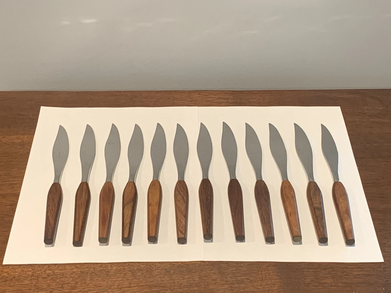 12 STEAK KNIVES Vintage FLEETWOOD DESIGNS stainless mid century modern 8-1/2”