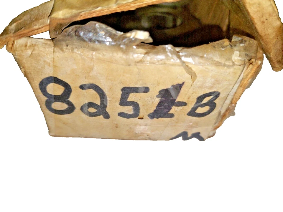 Buick 1936-1942 Serie Limitada 90, 1940 Serie 80: Juego de Pin NORS King Foto 3 de 3