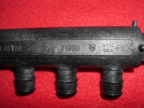 (2) two Uponor Wirsbo 4-Port Tee UDEL GF120 PEX 1" and 3/4" Inlet w/1/2" Outlets - Picture 2 of 10