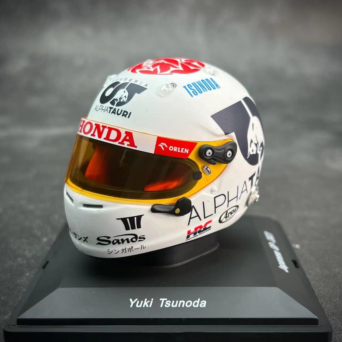 Yuki Tsunoda ALPHATAURI ミニチュアヘルメット直筆サイン入 F1 角田ユウキ1:5ミニチュアヘルメット直筆サイン入 - メルカリ