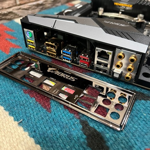 GIGABYTE Z370 AORUS ATX Motherboard Combo! i7-8700K Noctua 32GB 256 SSD W11P COA - Afbeelding 5 van 18
